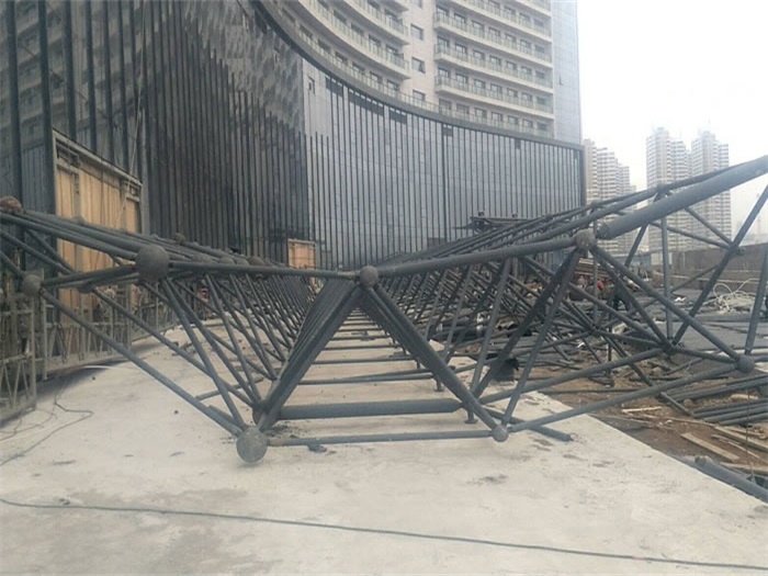 昭通万豪酒店雨棚网架